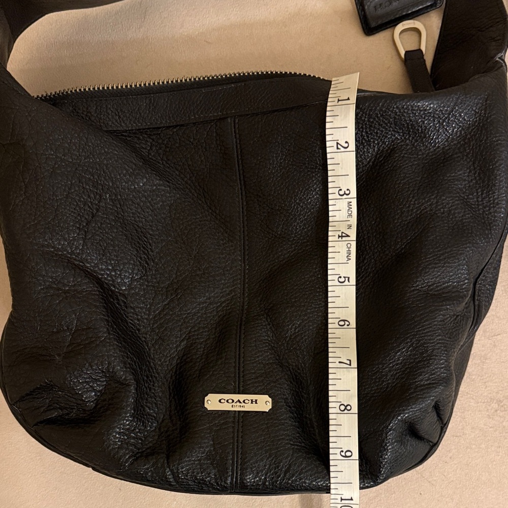 Coach F23960 Avery Black Pebbled Leather Hobo Shoulder Bag - Picture 8 of 8